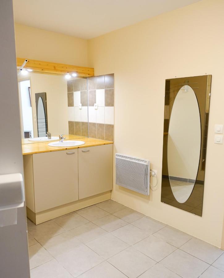 Saint-André-dʼEmbrun Appartement Spacieux Avec Terrasse מראה חיצוני תמונה